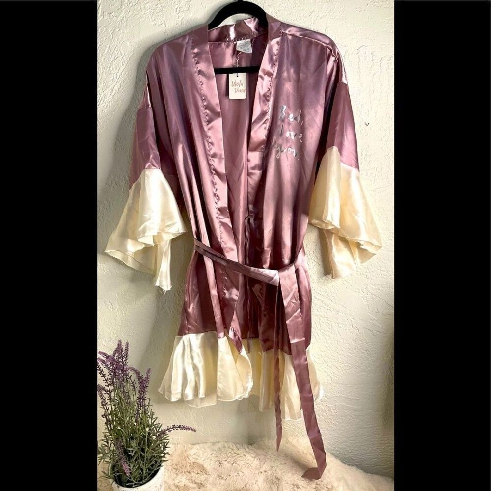 Pink Robe - Picture 1 of 6